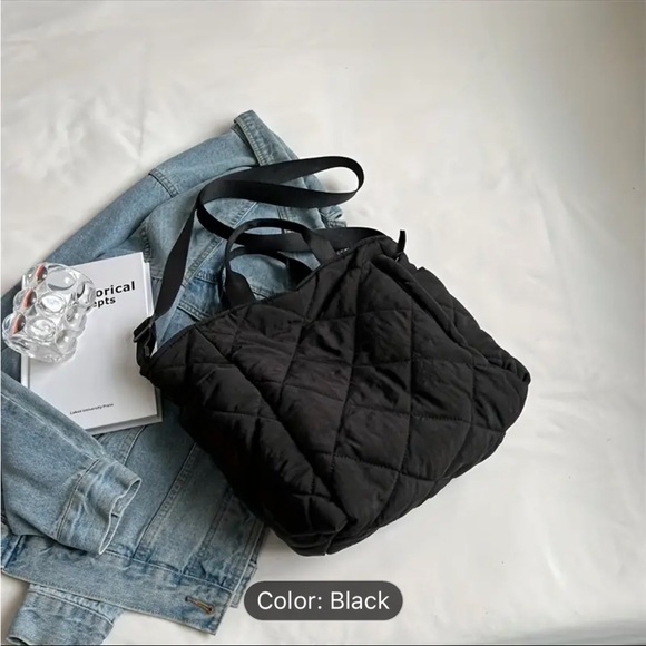 Black matte quilted crossbody bag - Picture 1 of 5